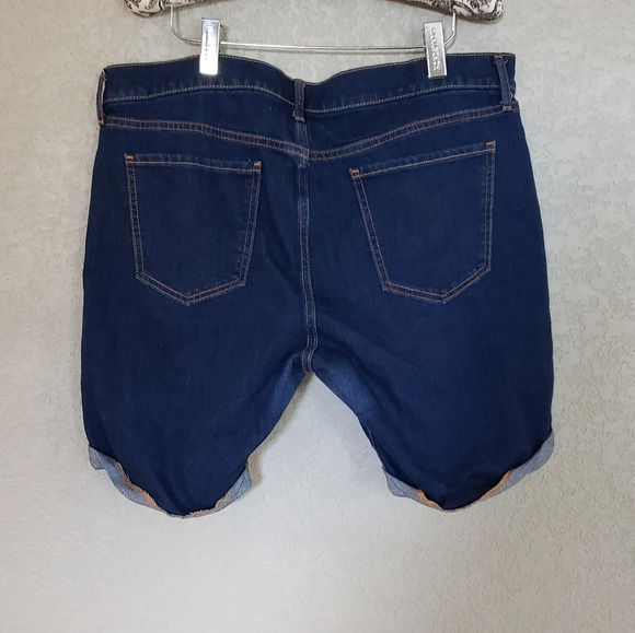 Old navy Size 16 regular fitted shorts - Picture 2 of 4